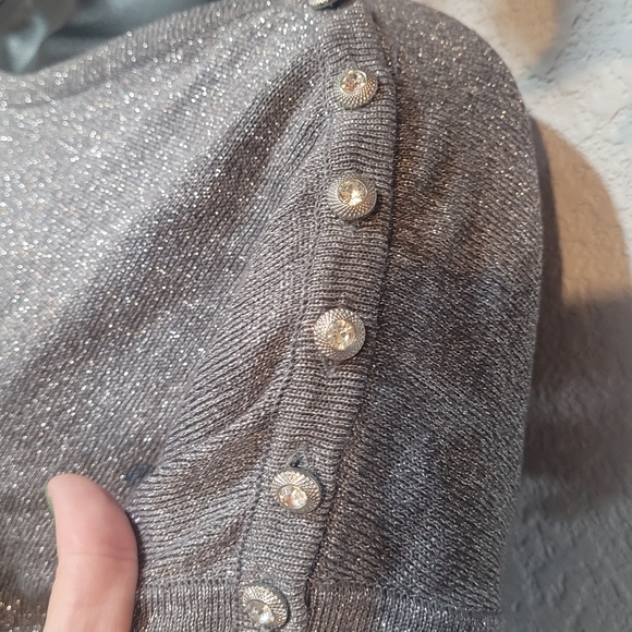 Beautiful sweater - Picture 3 of 5